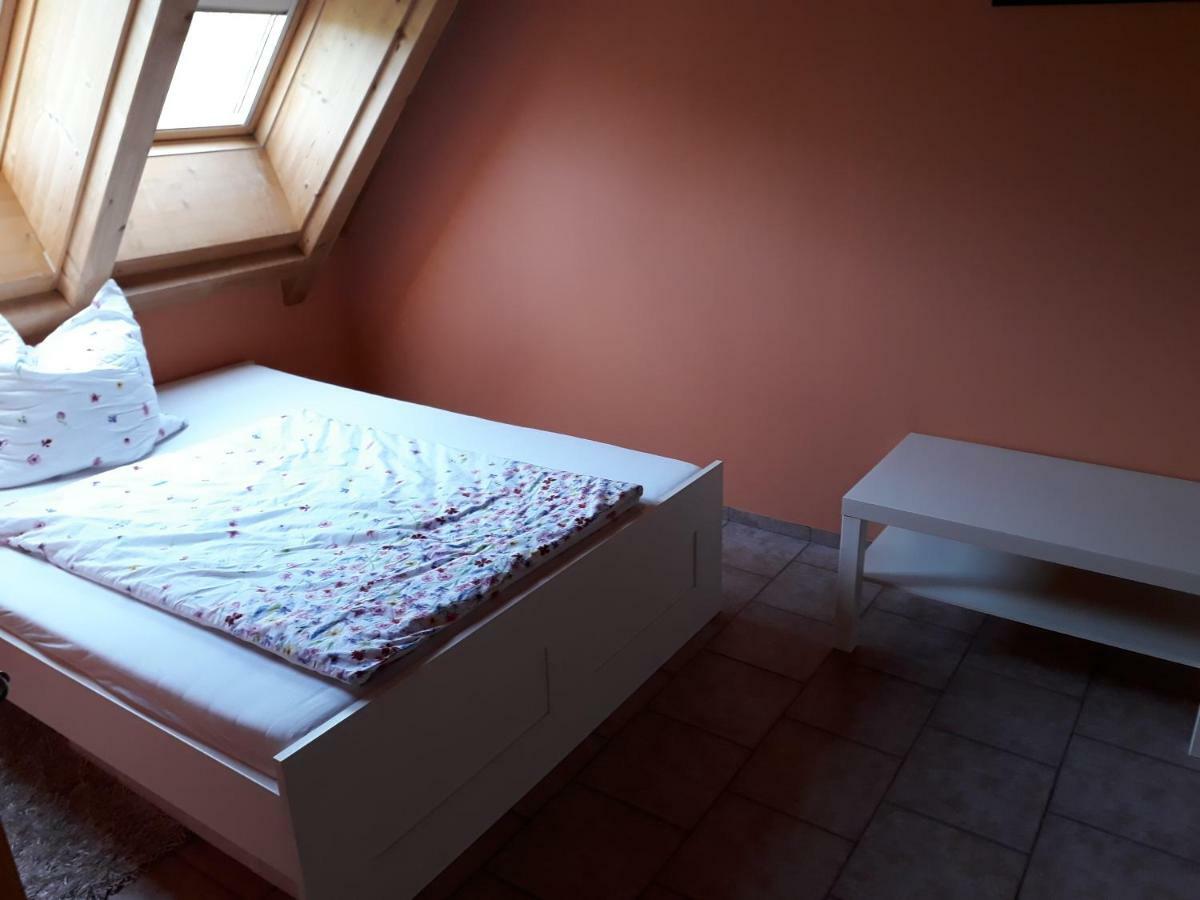 Gaestezimmer In Traumhafter Lage Neben Der Kurstadt Oberthulba Luaran gambar